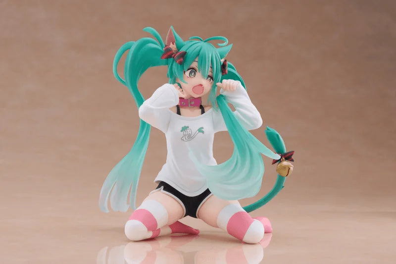Hatsune Miku Desktop Cute Figure (Cat Ear T-Shirt Ver.) Reissue
