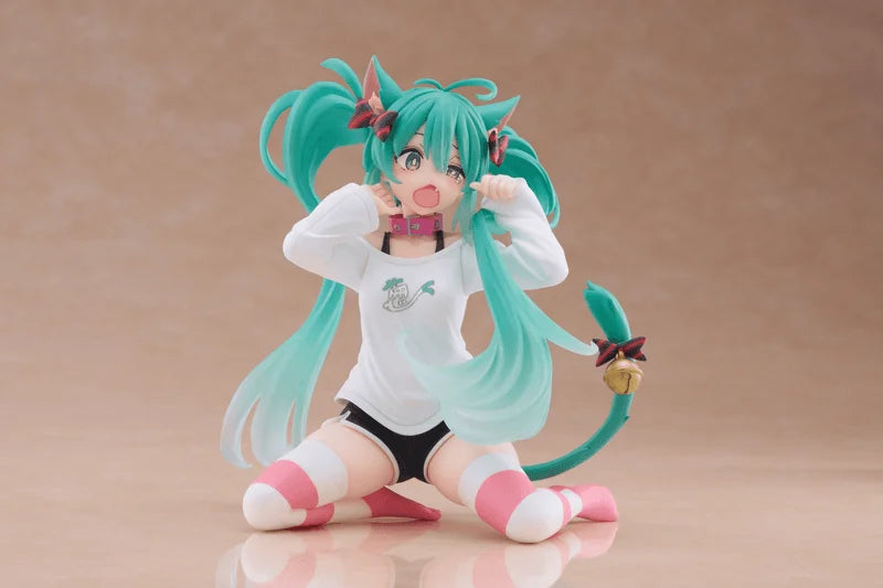 Hatsune Miku Desktop Cute Figure (Cat Ear T-Shirt Ver.) Reissue