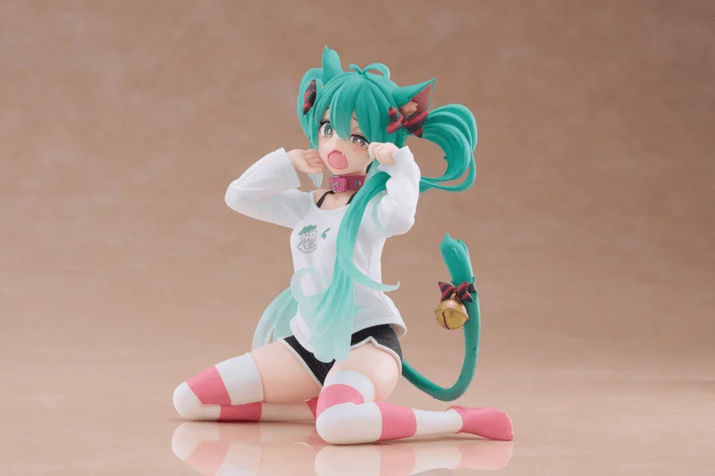 Hatsune Miku Desktop Cute Figure (Cat Ear T-Shirt Ver.) Reissue