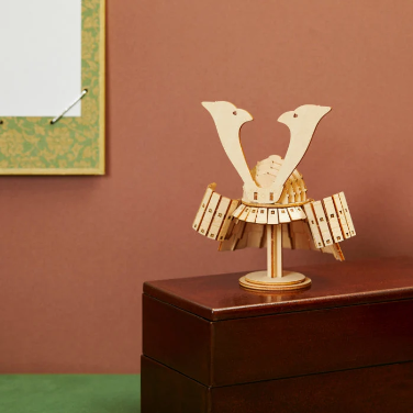 Azone wa-gu-mi Wooden Art Kabuto Memo Stand (77 pieces, level 2)