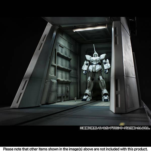 [[Pre-Order]] Realistic Model Series： MOBILE SUIT GUNDAM UNICORN （1／144 HG series） Nahel Argama catapult deck（UC ver.）