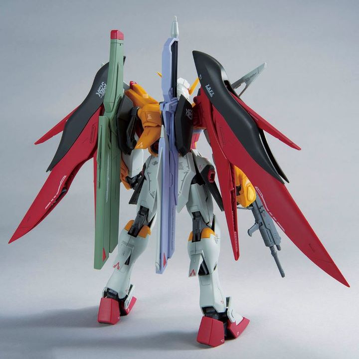 【LIMITED EDITION】MG 1/100 THE GUNDAM BASE LIMITED DESTINY GUNDAM (HEINE WESTENFLUSS CUSTOM)