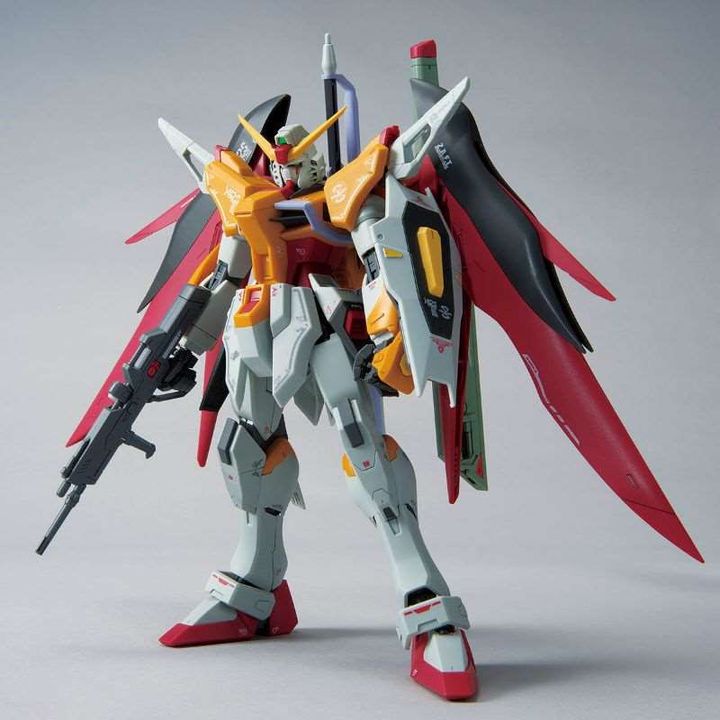 【LIMITED EDITION】MG 1/100 THE GUNDAM BASE LIMITED DESTINY GUNDAM (HEINE WESTENFLUSS CUSTOM)