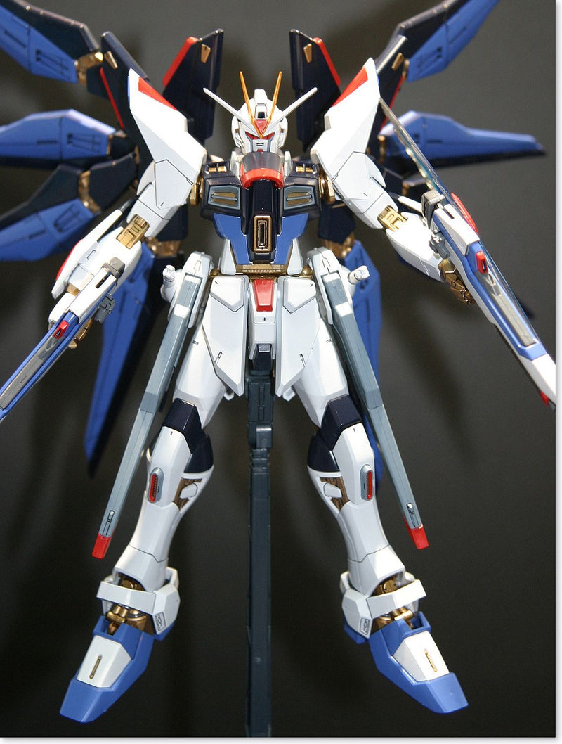 [[PRE-ORDER]] MG Strike Freedom Gundam